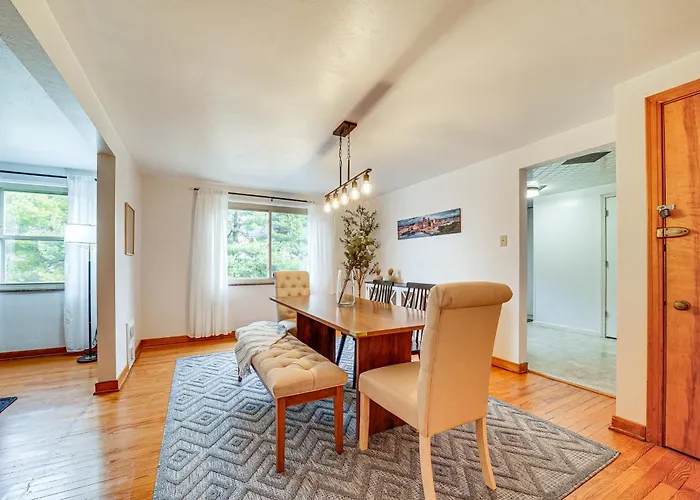 Apartment Spacious Getaway ~ 2 Mi To Downtown!