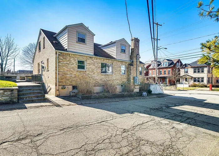 Apartment Spacious Getaway ~ 2 Mi To Downtown! Pittsburgh